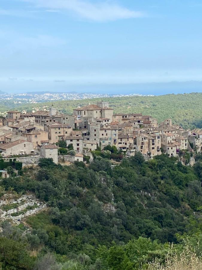 Charmant Appartement Au Coeur Du Village Tourrettes-sur-Loup Eksteriør billede