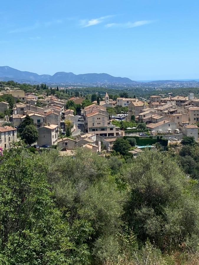 Charmant Appartement Au Coeur Du Village Tourrettes-sur-Loup Eksteriør billede